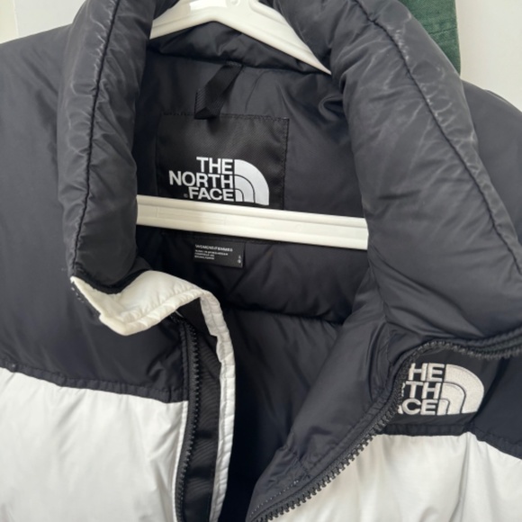 Women’s North Face Winter Puffer Jacket - Picture 2 of 5